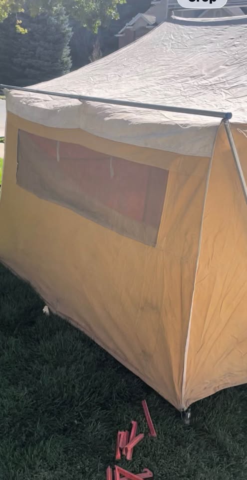 Vintage Coleman spring bar 8 x 11 canvas tent — photo 2