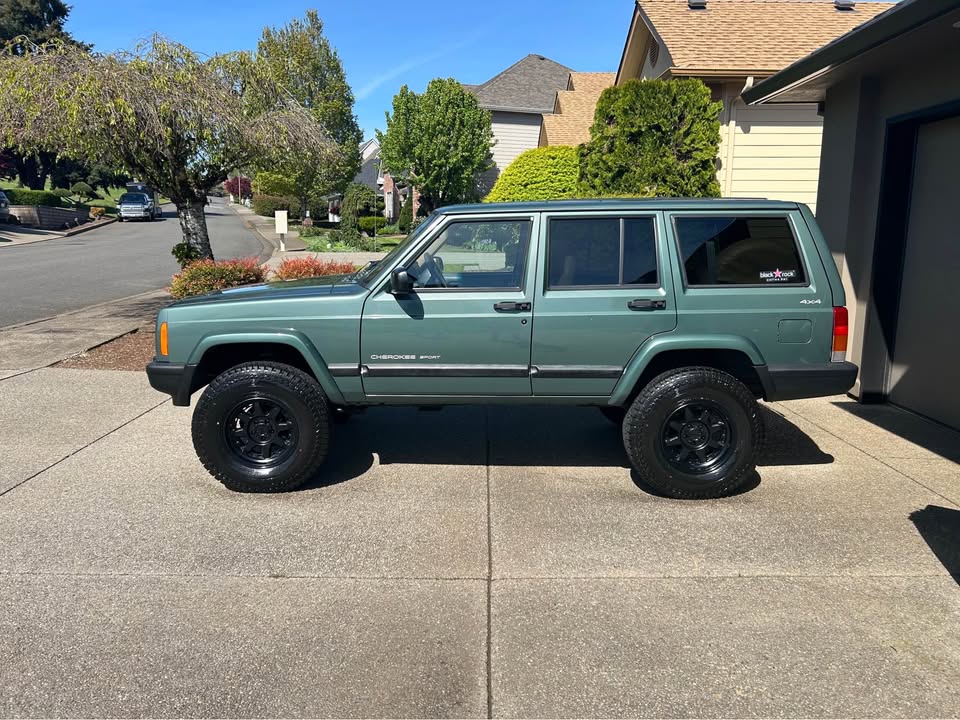 2000 Jeep cherokee xj sport in Salem, OR (photo 3)