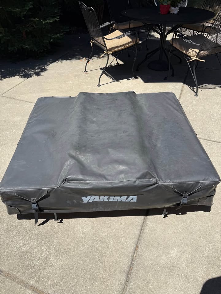 Yakima SkyRise 2-Person Rooftop Tent | Complete Setup | Lights & Gear Storage in Fair Oaks, CA (photo 7) — photo 7