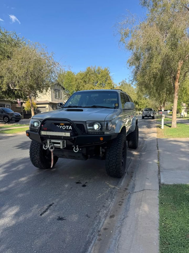 2000 Toyota 4Runner · SR5 Sport Utility 4D — photo 2
