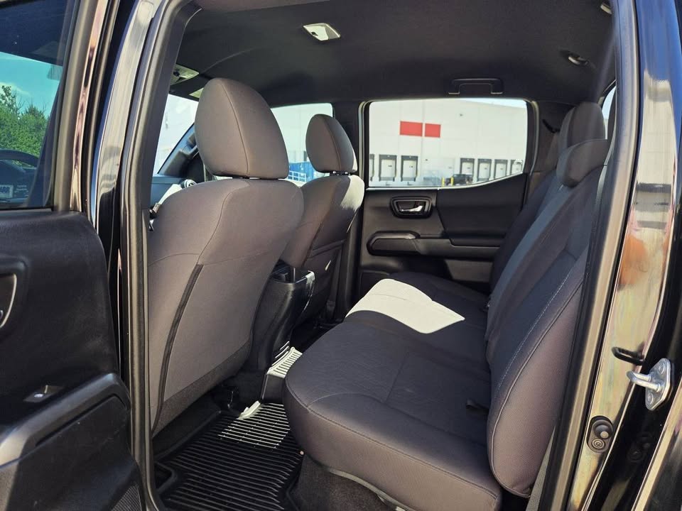 2019 Toyota Tacoma Double Cab TRD Off-Road 3.5 in Portland, OR (photo 10)