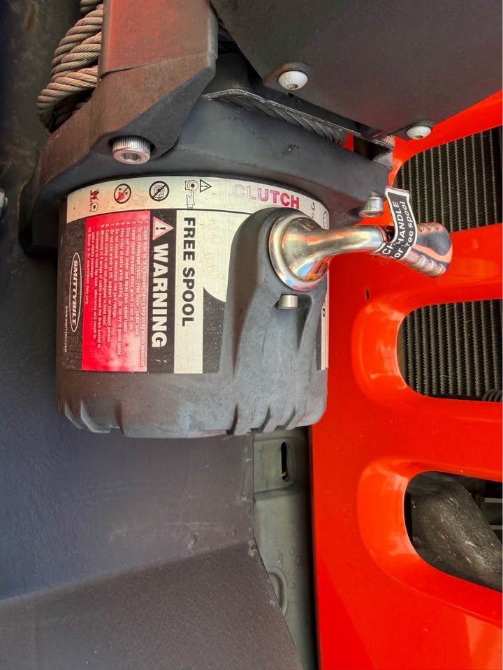 Smittybilt XRC 9,500 lb Winch + Remote Connector – Needs Wiring in Seattle, WA (photo 3) — photo 3