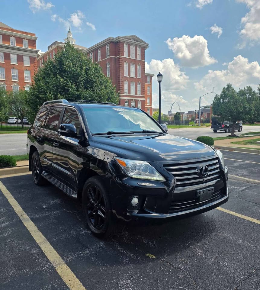 2013 Lexus LX · LX 570 Sport Utility 4D in St Louis, MO (photo 12) — photo 12