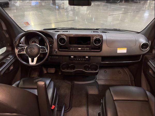 2023 Winnebago REVEL BMB44E — photo 2