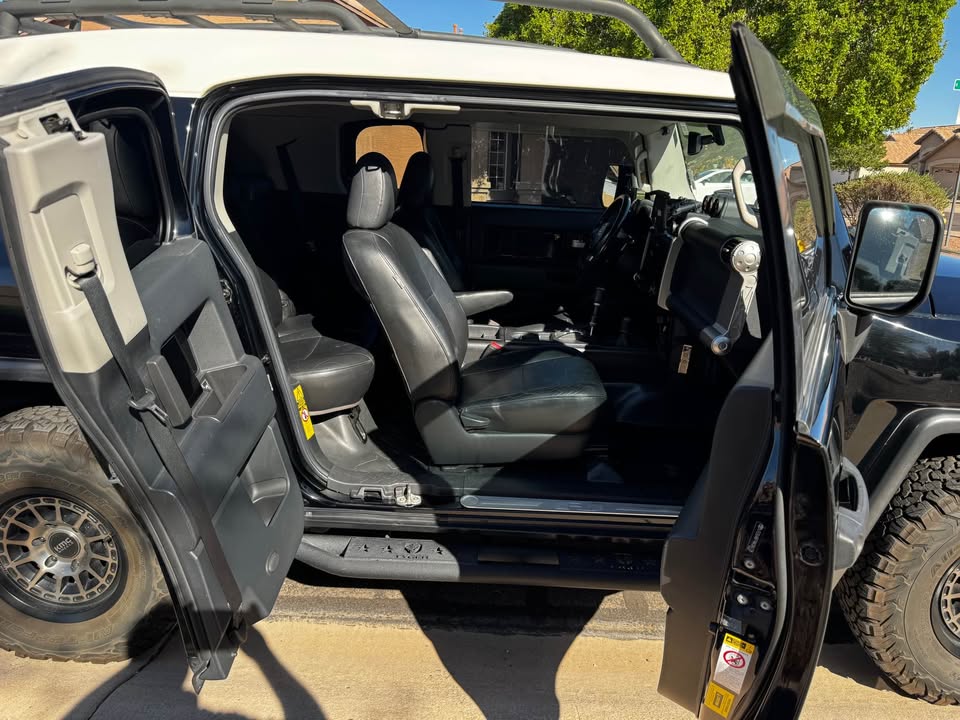 2010 Toyota FJ Cruiser in Gilbert, AZ (photo 8) — photo 8