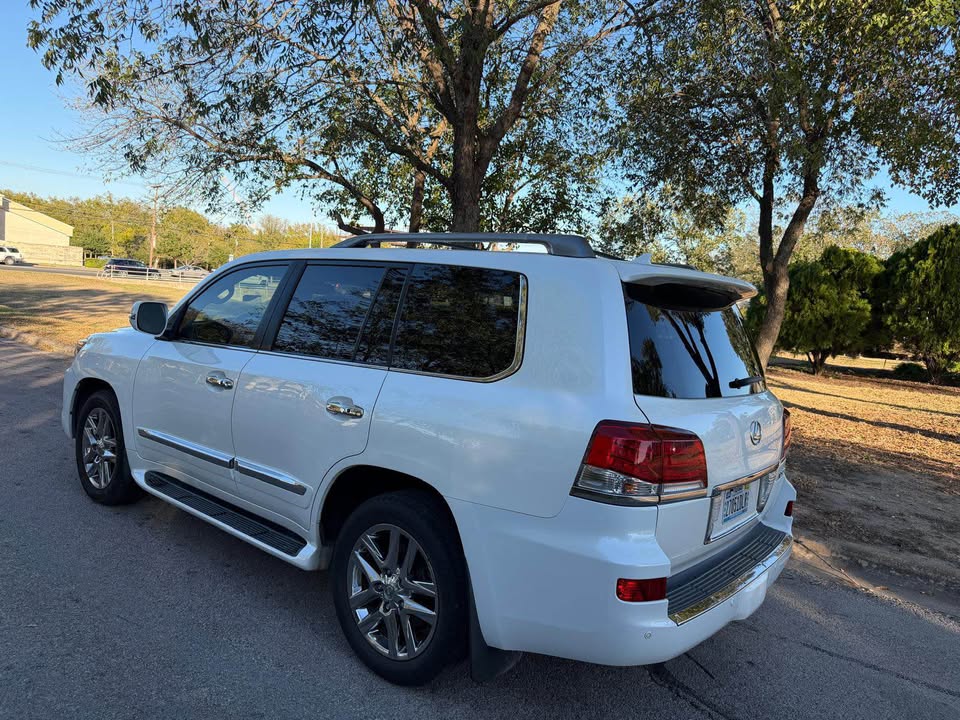 2015 Lexus LX · LX 570 Sport Utility 4D in Pflugerville, TX (photo 3)