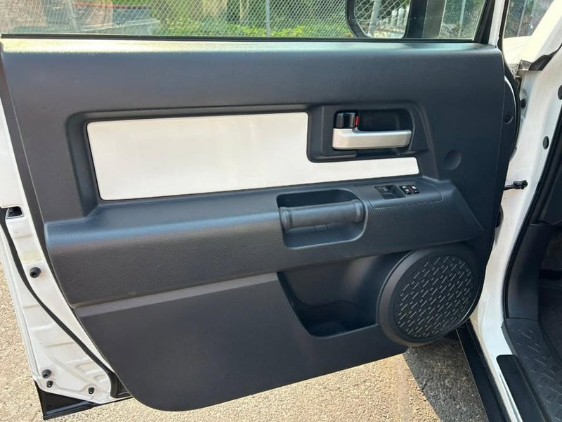 2012 Toyota FJ Cruiser AT (photo 11) — photo 11