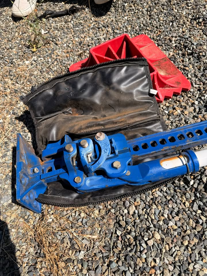 Hi-Lift Jack 48" Patriot Edition Jack in Bainbridge Island, WA (photo 2) — photo 2