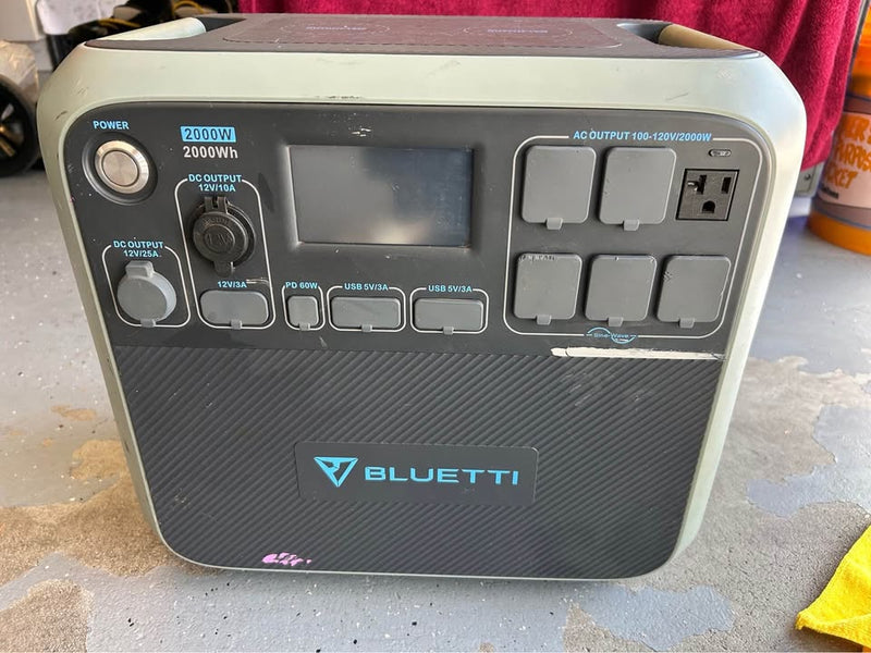 Bluetti AC200P 2000W Portable Power Station i can’t find the charger unfortunately in Bend, OR (photo 7) — photo 7