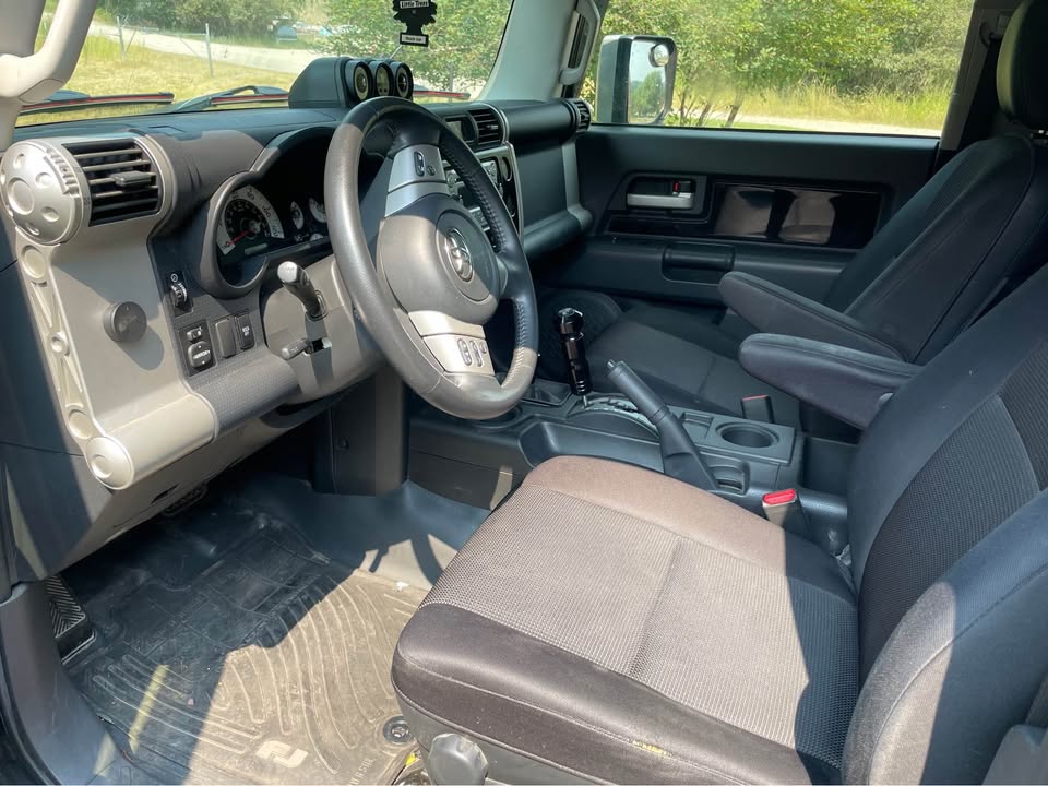 2014 Toyota FJ Cruiser 4x4 Runs and Drives Great!! Last Year Made in Proctor, MT (photo 6)