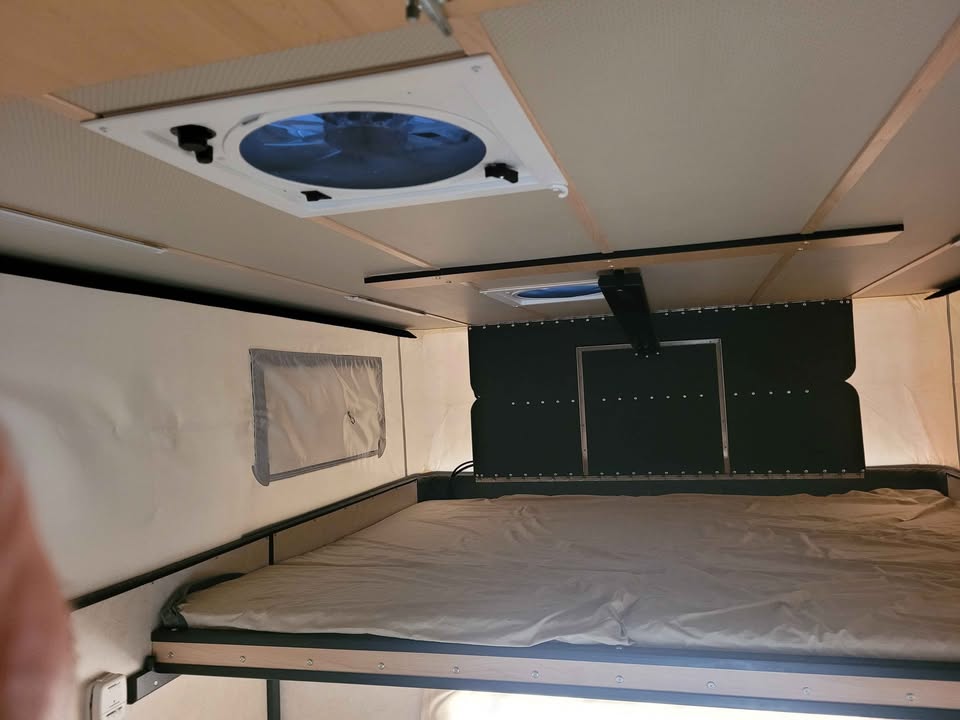 2019 Four Wheel Camper hawk (photo 8) — photo 8