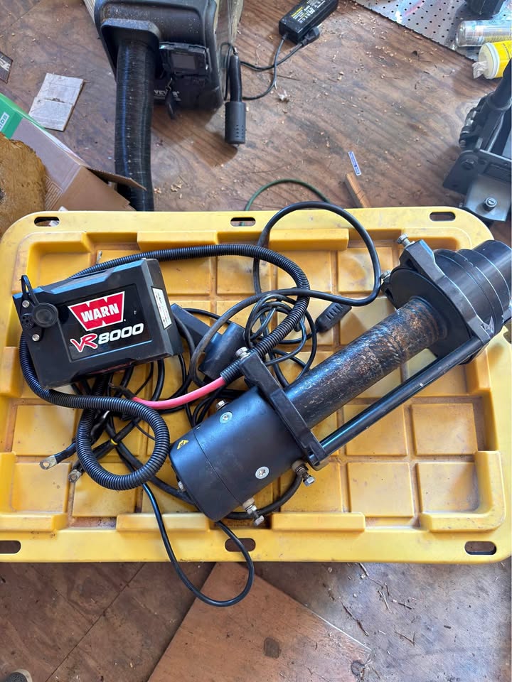 Warn VR8000 Winch in Hattiesburg, MS (photo 1)