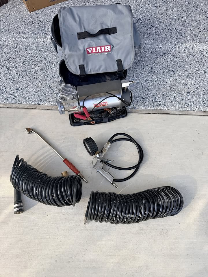 VIAIR 450P-RV Automatic Portable Air Compressor Kit - 150 PSI for RV, Truck, Jeep and SUV Tires RV in San Marcos, TX (photo 1) — photo 1