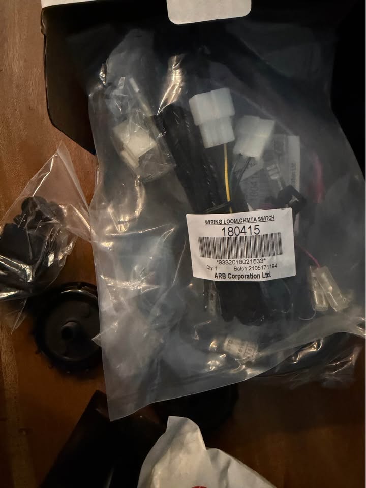 Arb dual air compressor with mounting bracket in Vancouver, WA (photo 3)