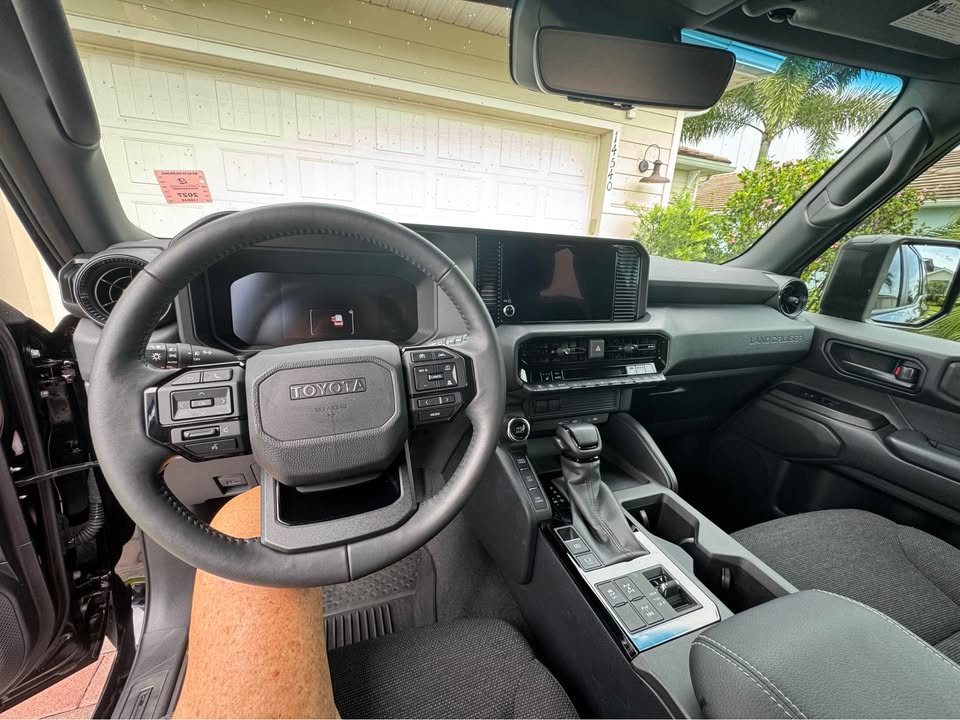 Toyota Land Cruiser in Naples, FL (photo 7) — photo 7