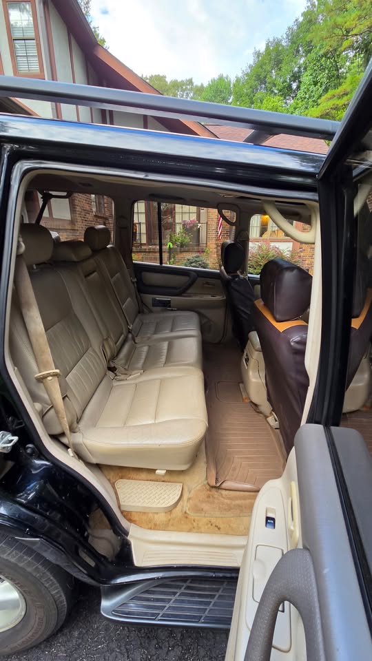2003 Toyota Landcruiser in Knoxville, TN (photo 10) — photo 10