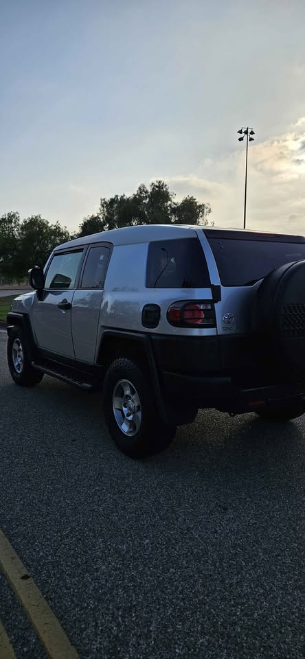 2010 Toyota FJ Cruiser · Sport Utility 2D in South El Monte, CA (photo 5) — photo 5