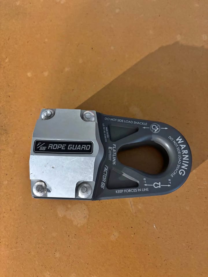 Factor 55 Flatlink E Shackle (Gray) in Maineville, OH (photo 1) — photo 1