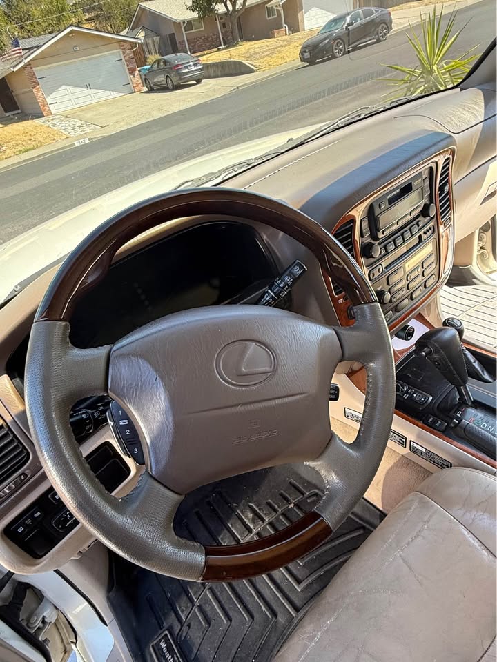 1998 Lexus LX · LX 470 Sport Utility 4D (photo 8) — photo 8