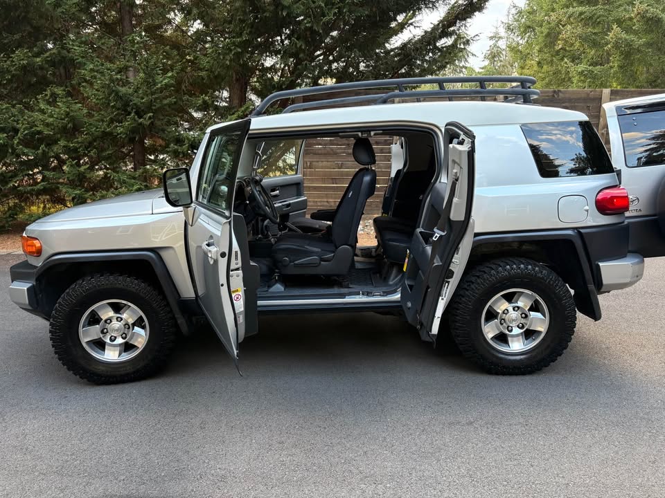 2008 Toyota FJ Cruiser in Gig Harbor, WA (photo 8) — photo 8