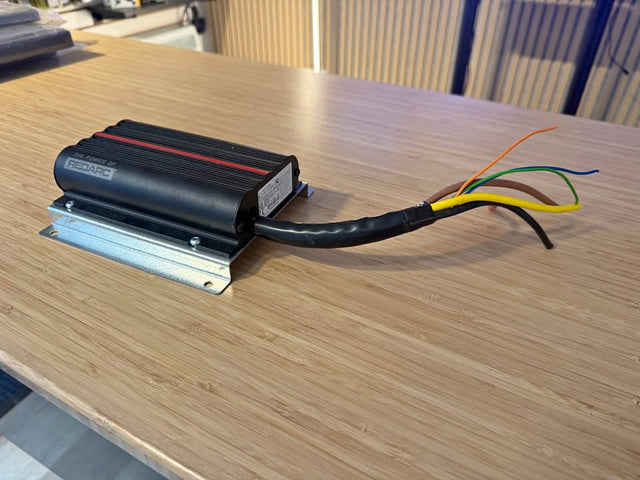 BCDC Redarc chargeur DC a DC et Solaire pour Vans, VR in Laval, QC (photo 1)