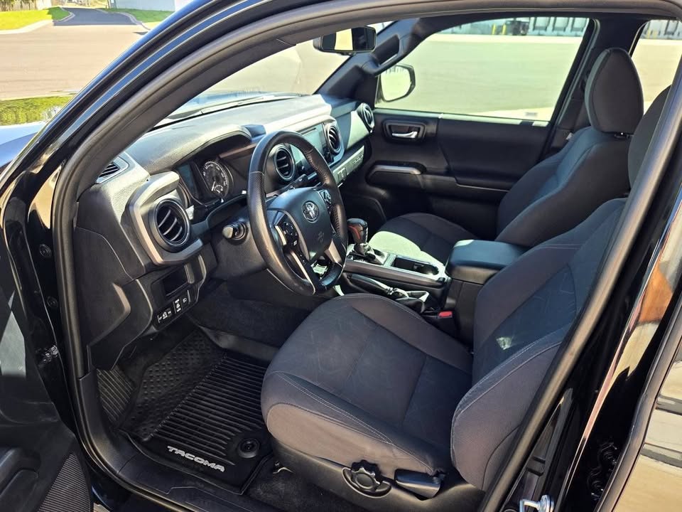 2019 Toyota Tacoma Double Cab TRD Off-Road 3.5 in Portland, OR (photo 11)