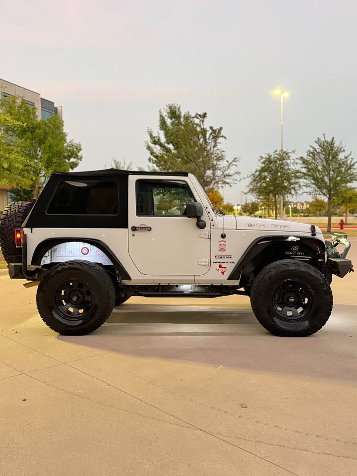 2016 Jeep Wrangler in Austin, TX (photo 4) — photo 4