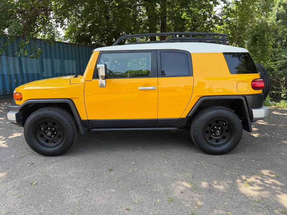 2009 Toyota FJ Cruiser · 4.0L V6 in Meriden, CT (photo 2) — photo 2