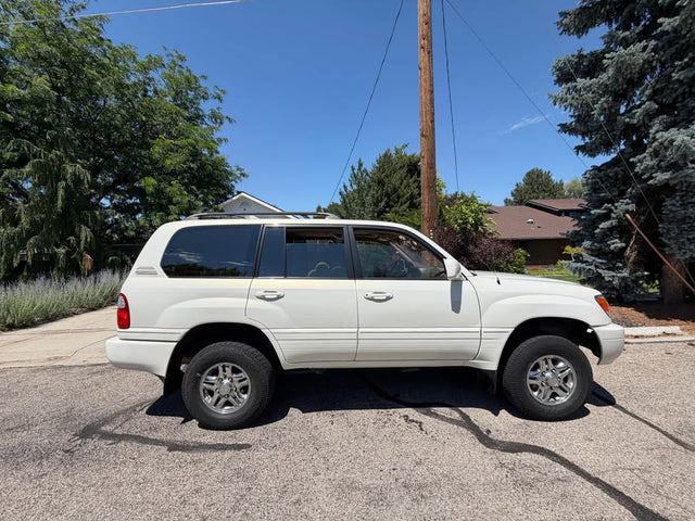 2000 Lexus LX470 — photo 2