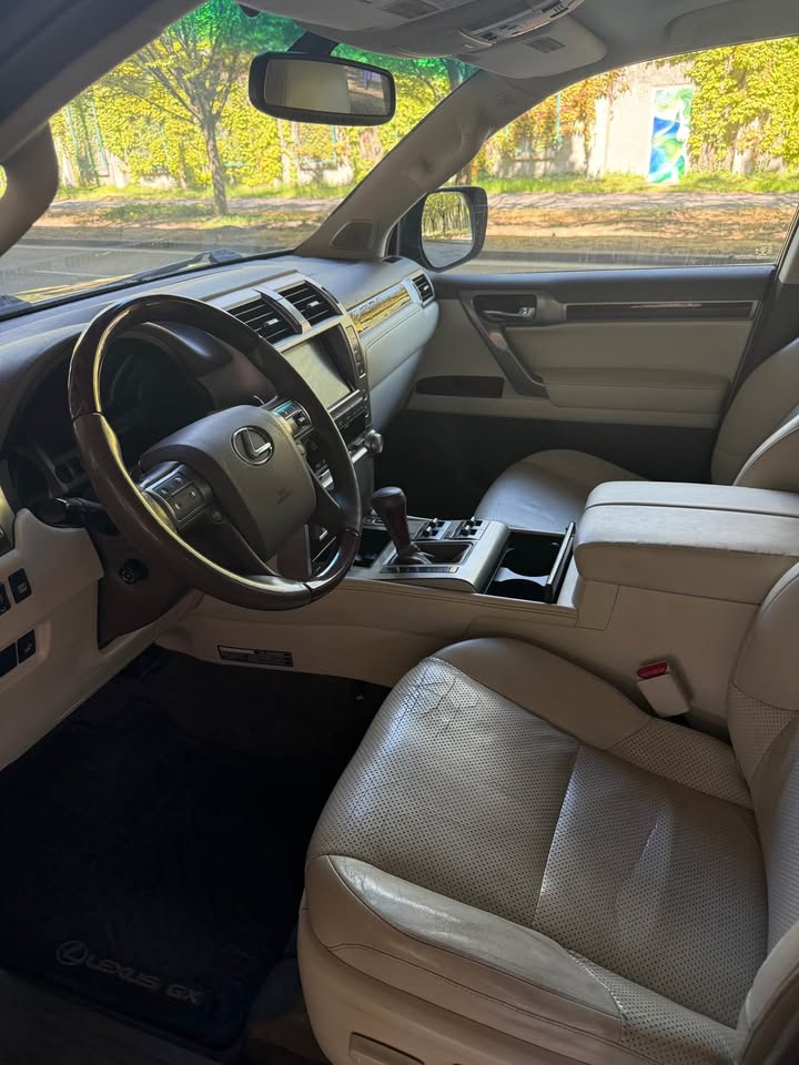 2013 Lexus GX · GX 460 Premium Sport Utility 4D in Seattle, WA (photo 7) — photo 7