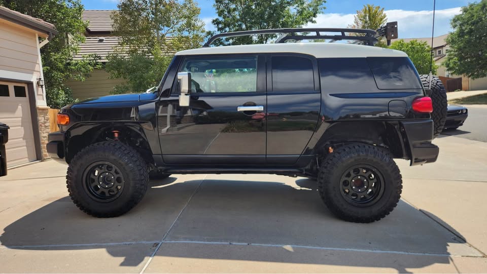2009 Toyota FJ Cruiser · Sport Utility 2D in Brighton, CO (photo 4) — photo 4