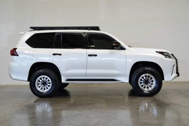 2016 Lexus lx570 4wd loaded dvd's method wheels rhino rack — photo 3