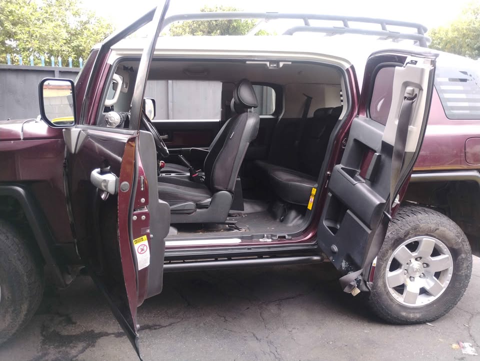 2008 Toyota FJ Cruiser · Sport Utility 2D (photo 11) — photo 11