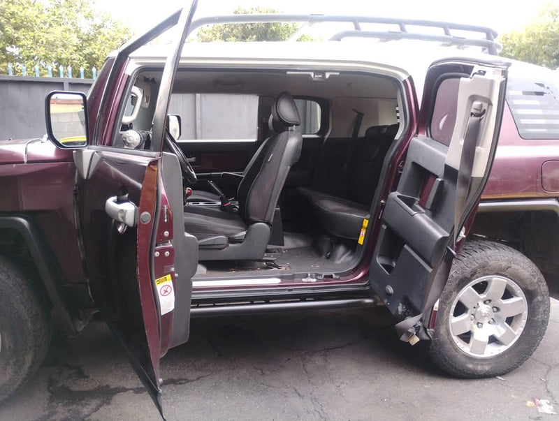 2008 Toyota FJ Cruiser · Sport Utility 2D (photo 11) — photo 11