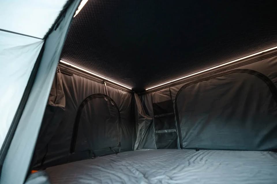 Smittybilt Aluminum Pop-Up Overlanding Roof Top Tent RTT (photo 5) — photo 5
