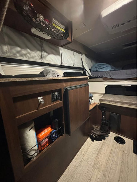 2017 Palomino SS-500 truck bed camper in Camp Pendleton Marine Corps Base, CA (photo 7)