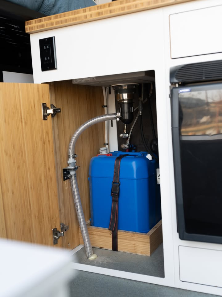 2014 Mercedes Benz Sprinter 144 in Hyrum, UT (photo 9) — photo 9