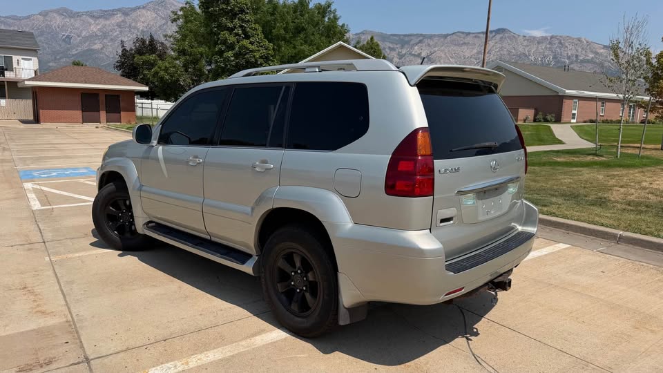 2003 Lexus GX · GX 470 Sport Utility 4D (photo 4) — photo 4