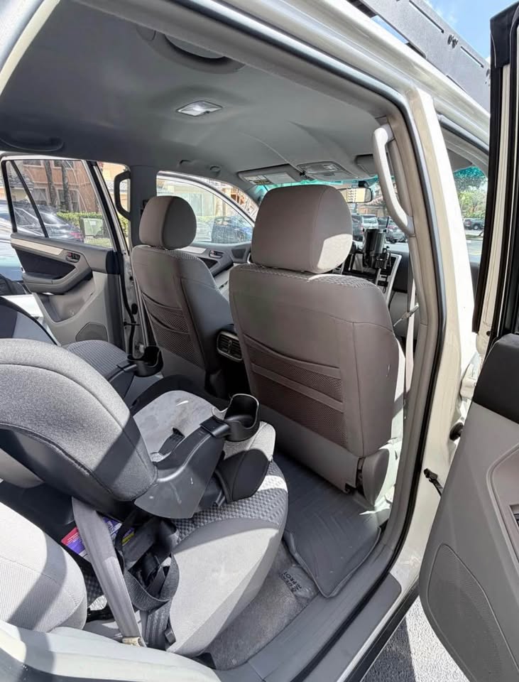 2006 Toyota 4Runner · SR5 Sport Utility 4D in Fort Lauderdale, FL (photo 8) — photo 8