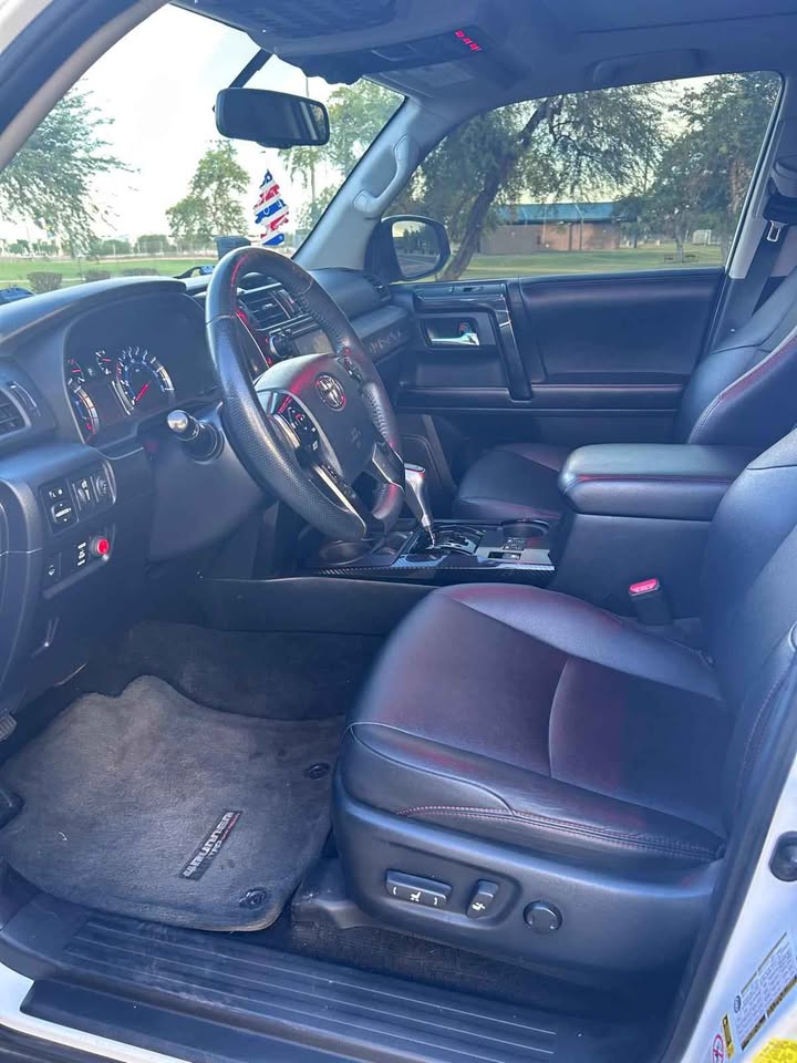 2017 Toyota 4Runner · TRD Off-Road Premium Sport Utility 4D in Phoenix, AZ (photo 4) — photo 4