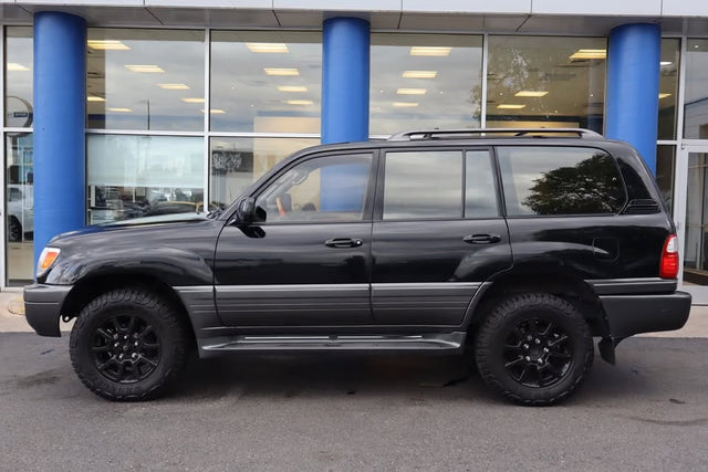 2002 Lexus LX 470 Sport Utility 4D — photo 2