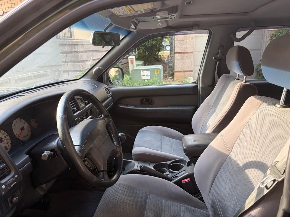 2001 Nissan Pathfinder SE Off-Road Sport Utility 4D (photo 9) — photo 9