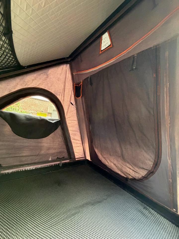 Roofnest Falcon Rooftop Tent in Astoria, NY (photo 6) — photo 6