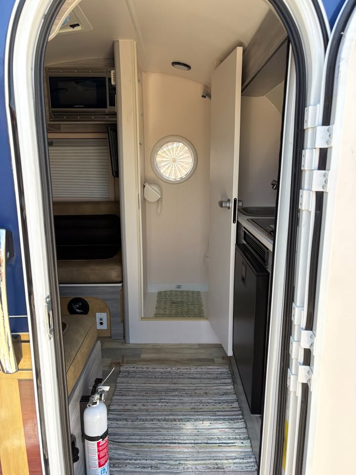 2023 Ultimate Toys Ultimate Camper “Woody” – Rare Luxury Teardrop – nüCamp/T@B 320 Based in Phoenix, AZ (photo 8) — photo 8