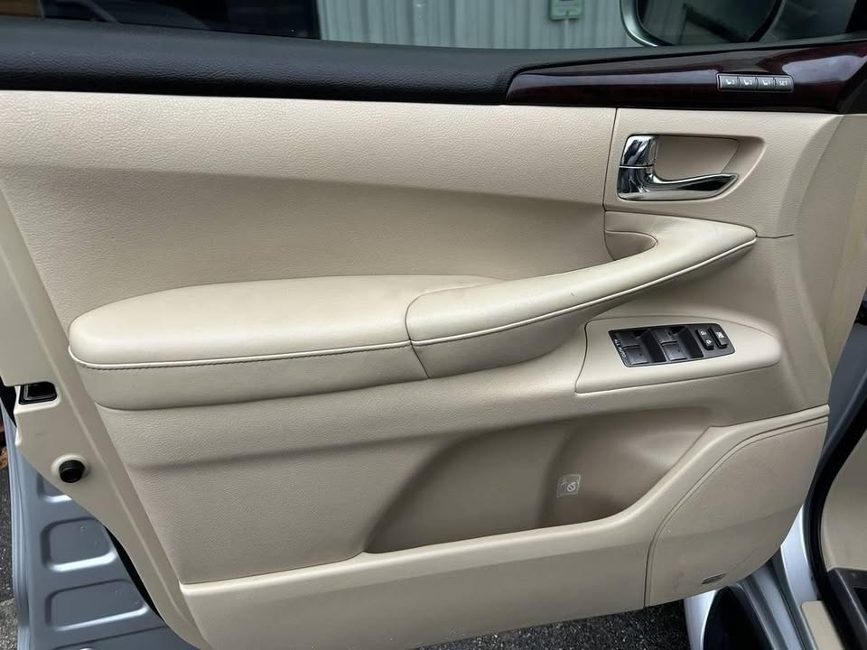 2010 Lexus LX 570 Sport Utility in Kirkland, WA (photo 10) — photo 10