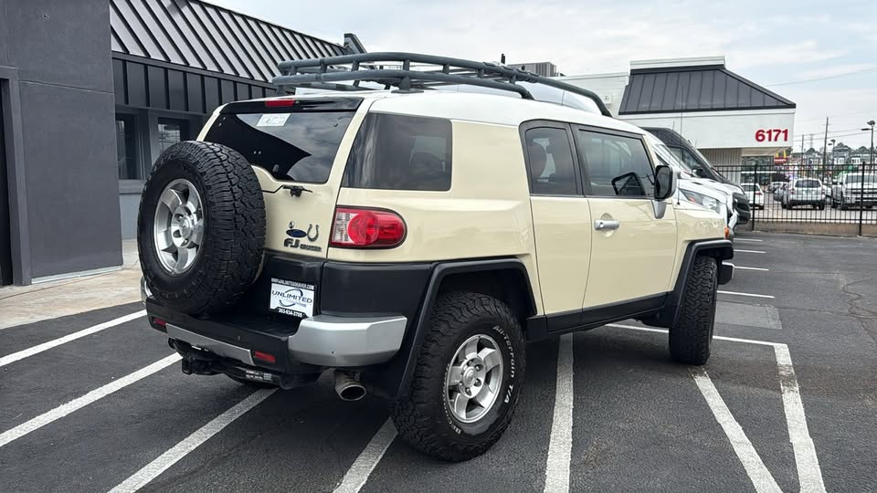 2008 Toyota FJ (photo 2) — photo 2