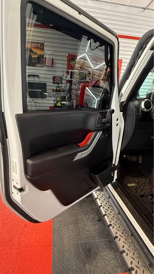 2013 Jeep Wrangler · Unlimited Sahara Sport Utility 4D in Commerce City, CO (photo 12) — photo 12