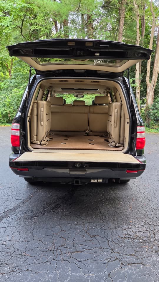 2003 Toyota Landcruiser in Knoxville, TN (photo 5) — photo 5