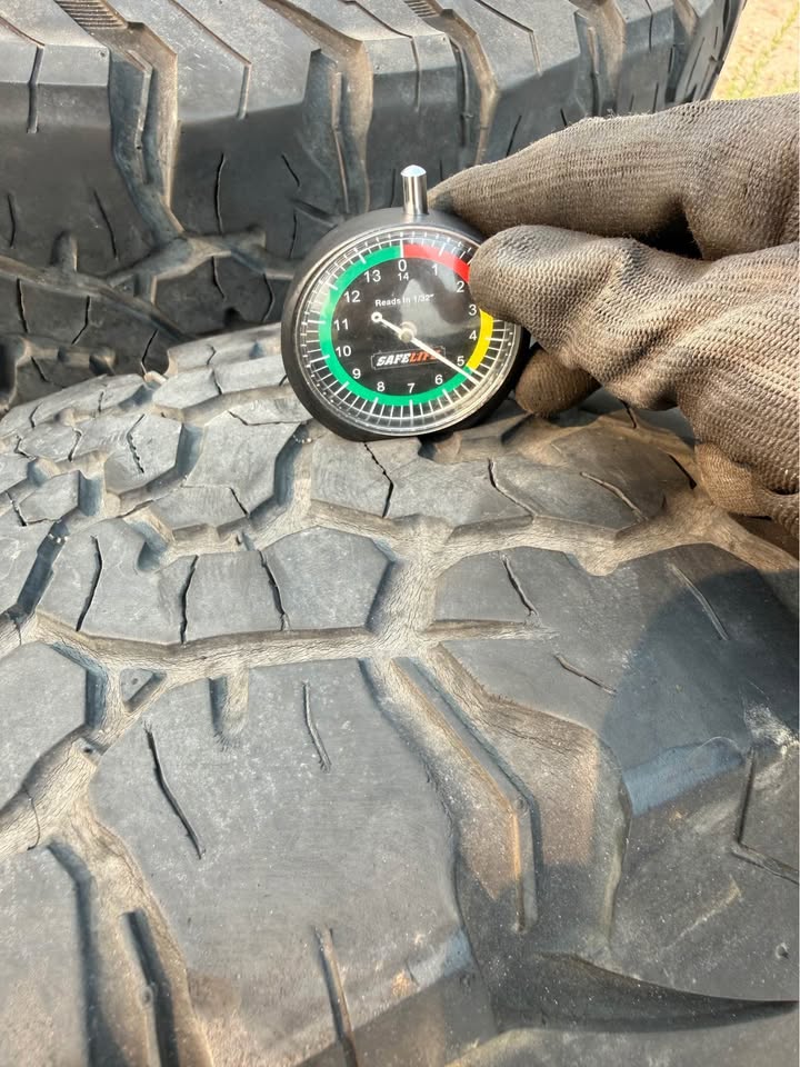Jeep Factory 17-inch Wheels with BFGoodrich All-Terrain KO2 Tires in Boise, ID (photo 6)