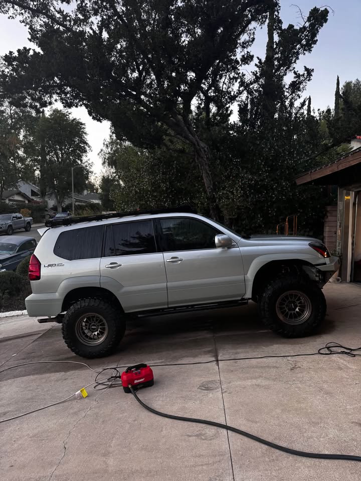 2004 Lexus GX · GX 470 Sport Utility 4D in Thousand Oaks, CA (photo 1) — photo 1